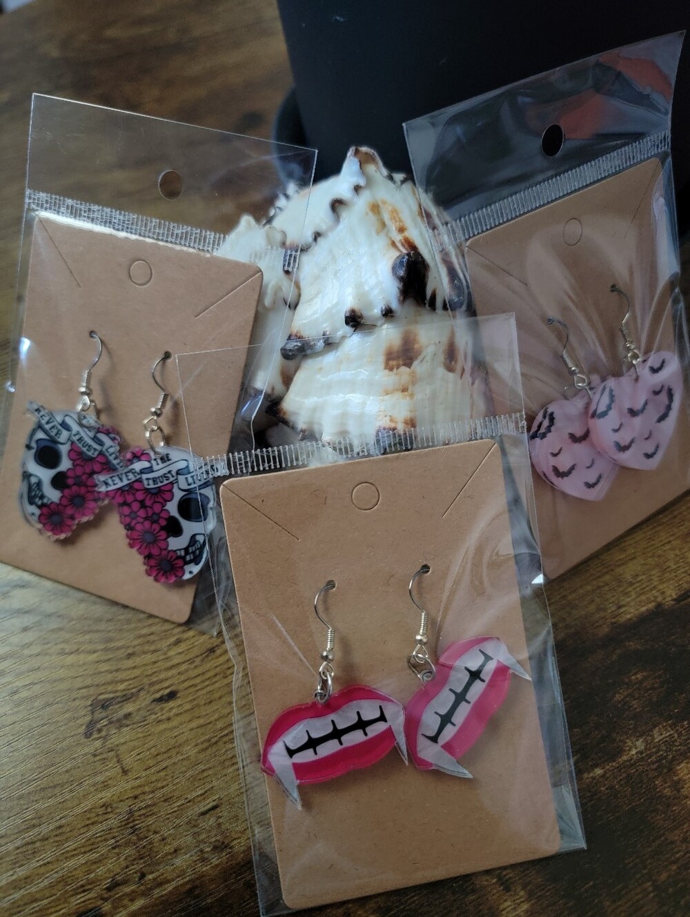 3pcs Earrings Bat, Skull, Pink Lips Dangle Earrings - Women Accessories
